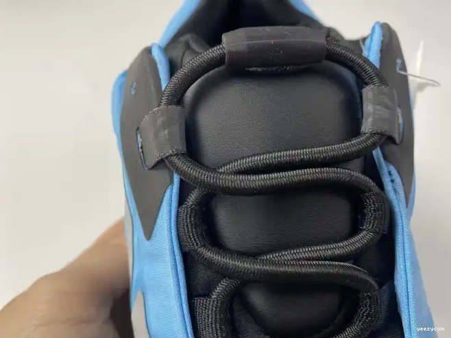 Yeezy ADIDAS GZ3079 'Bright MNVN Cyan' 700 Boost 0520